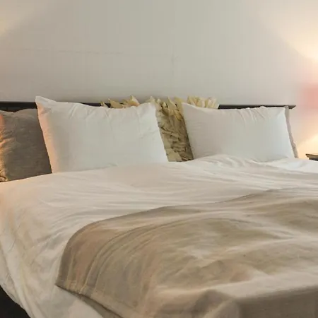3 Bedroom Pet Friendly In
